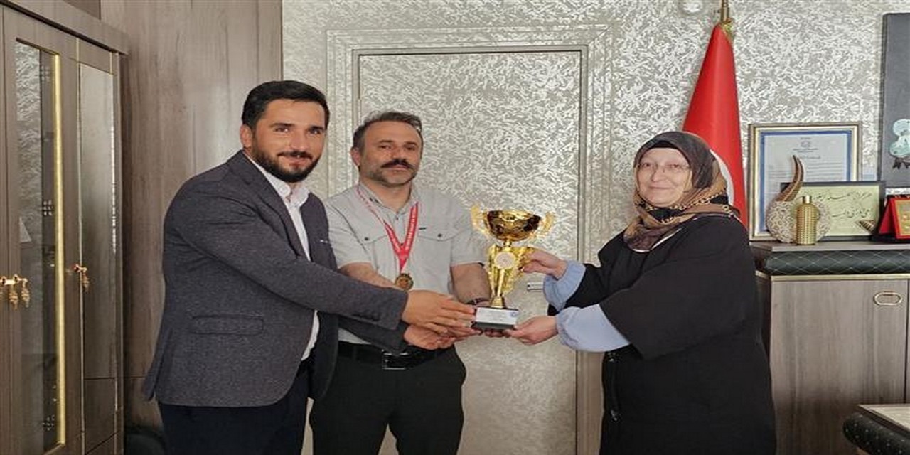 Hakkari'de din görevlileri masa tenisinde il birincisi oldu