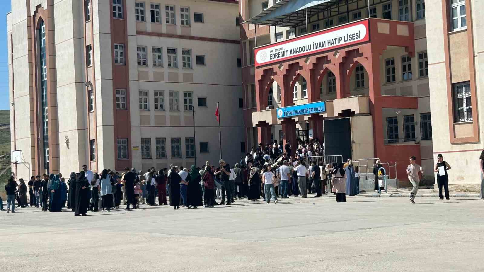 Van’da 18 bin 468 öğrenci LGS’ye girdi