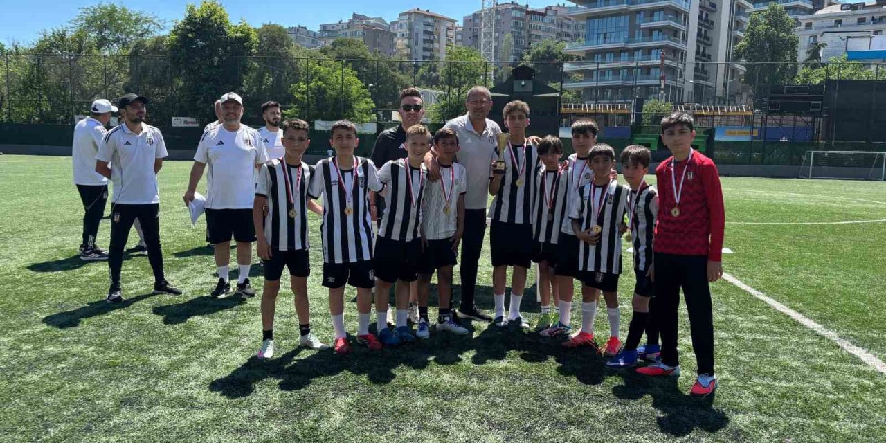 Tatvan Beşiktaş Futbol Okulu Türkiye ikincisi