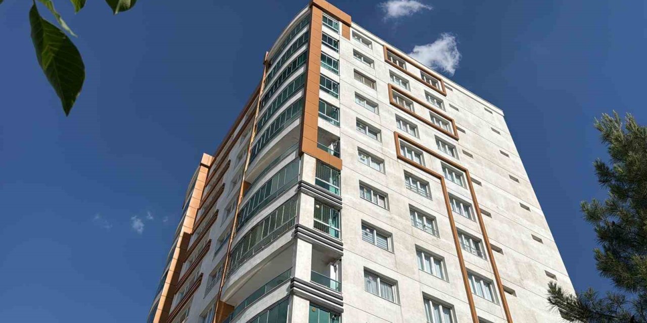 Diyarbakır’da balkondan atlayan çocuk hayatını kaybetti