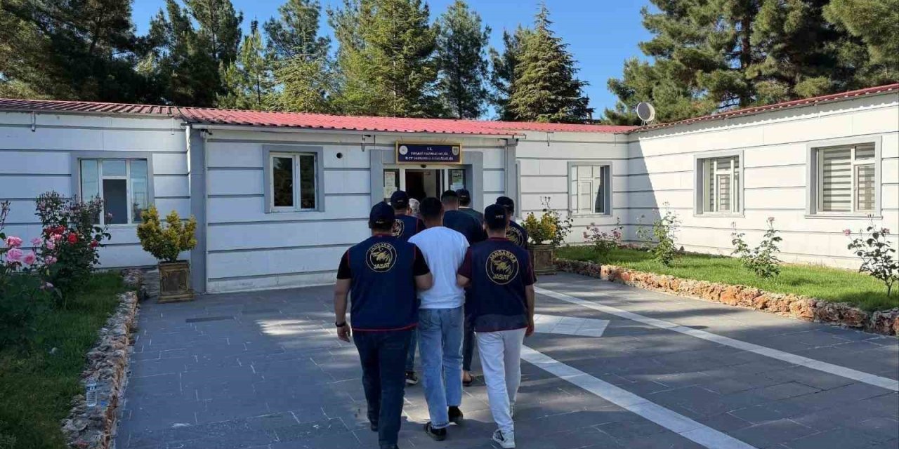 Diyarbakır’da aranan 152 şahıs yakalandı