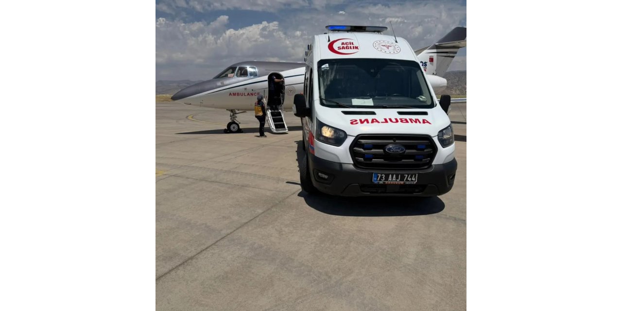 Şırnak'ta hasta bebek, ambulans uçakla İstanbul'a sevk edildi