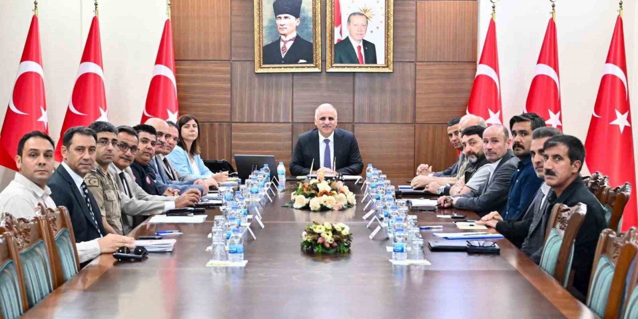 Diyarbakır’da anız yangınlarının önlenmesine yönelik toplantı yapıldı