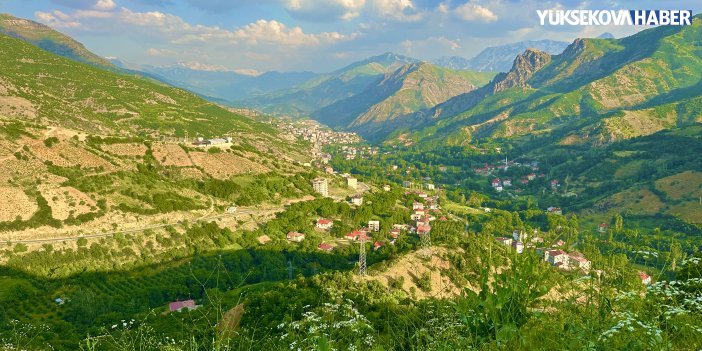 Şemdinli’nin yeşil doğası ilgi çekiyor