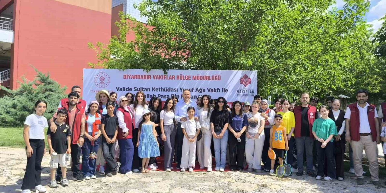 Diyarbakır'da öğrenciler aileleriyle birlikte piknik yaptı