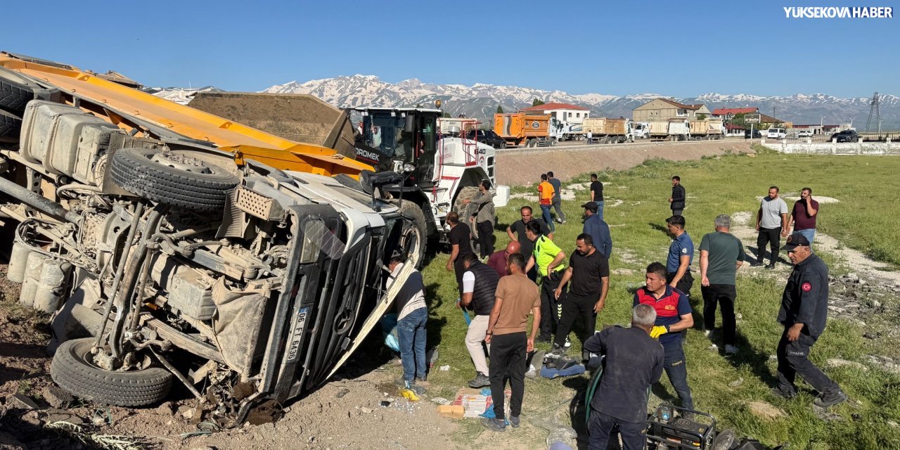 Yüksekova’da kaza: 2 ölü, 3 yaralı