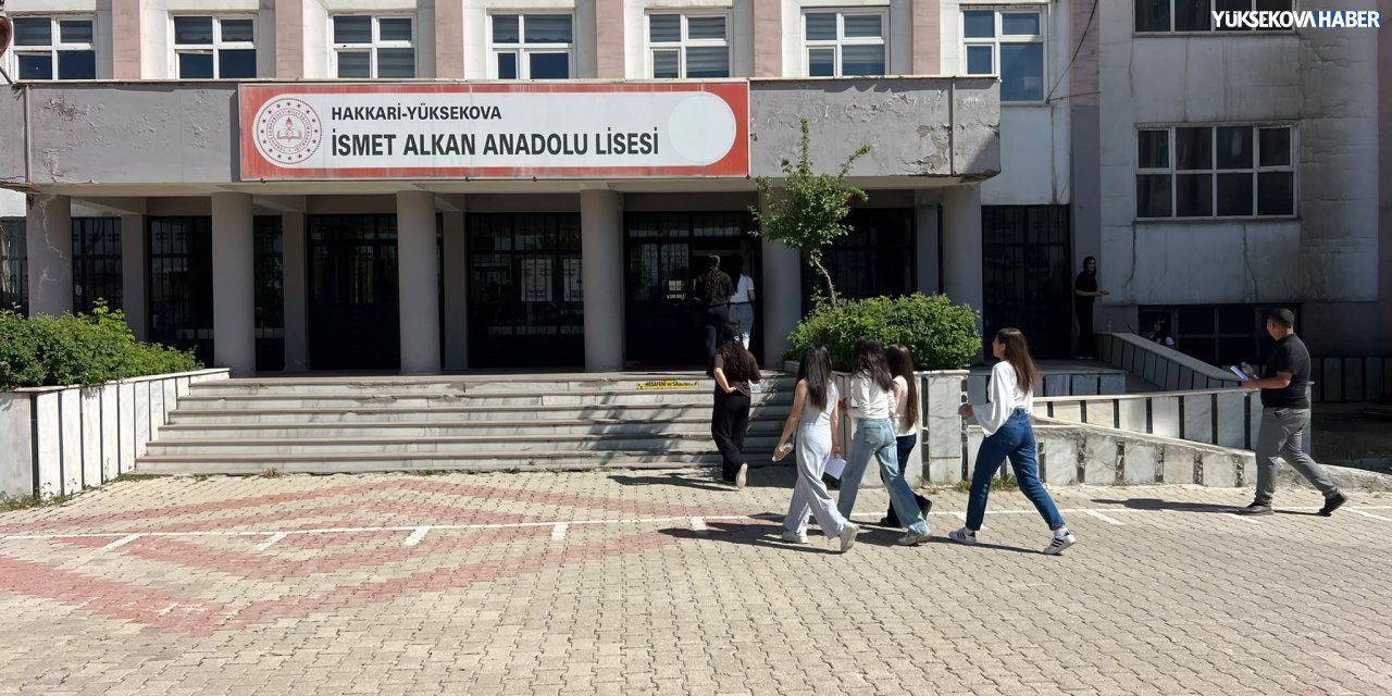 Yüksekova’da YKS heyecanı: 9 bine yakın aday üniversite hayali için sınavda