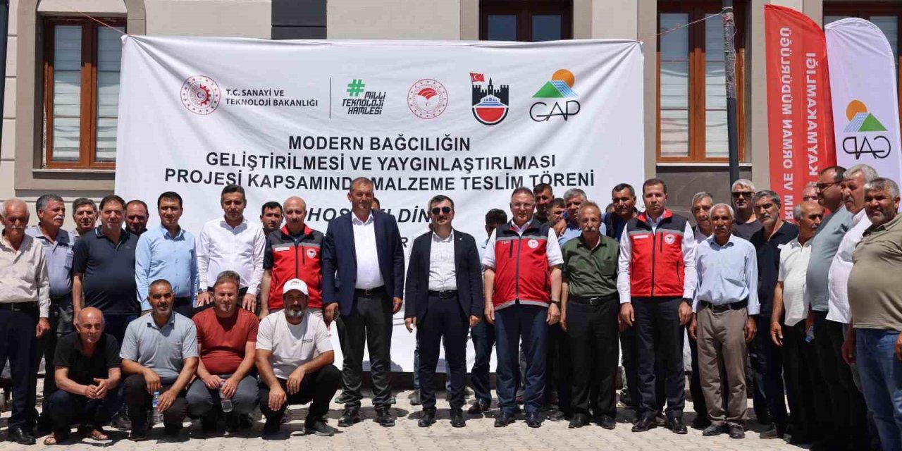 Diyarbakır'ın Dicle ilçesinde çiftçilere yüzde 50 hibeli tarım aletleri dağıtıldı