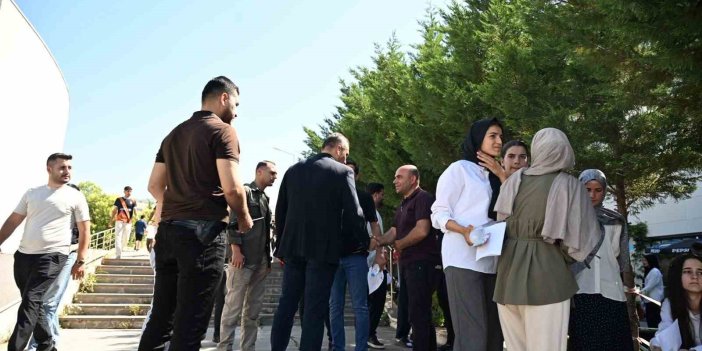 Şırnak’ta sınava geç kalanları emniyet yetiştirdi