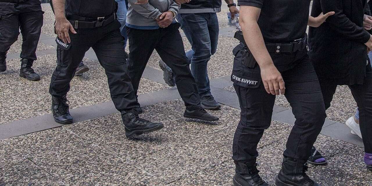 Hakkâri’de göçmen kaçakçılığı operasyonu: 3 tutuklama