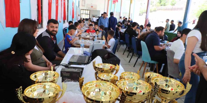 Hakkâri: 120 sporcunun katıldığı satranç turnuvası sona erdi
