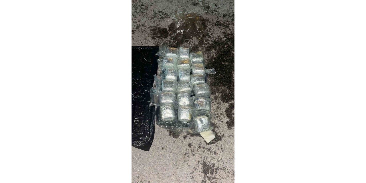Bitlis’te yakıt deposuna gizlenen 15 kilo esrar ele geçirildi