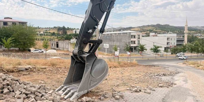 Diyarbakır'ın Çermik ilçesinde yol yapımı gecikti başkan özür diledi
