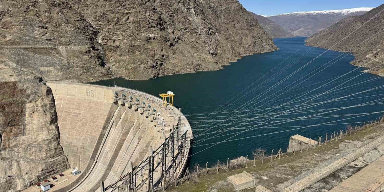 Karakaya Barajı’nda su tahliyesi sona erdi