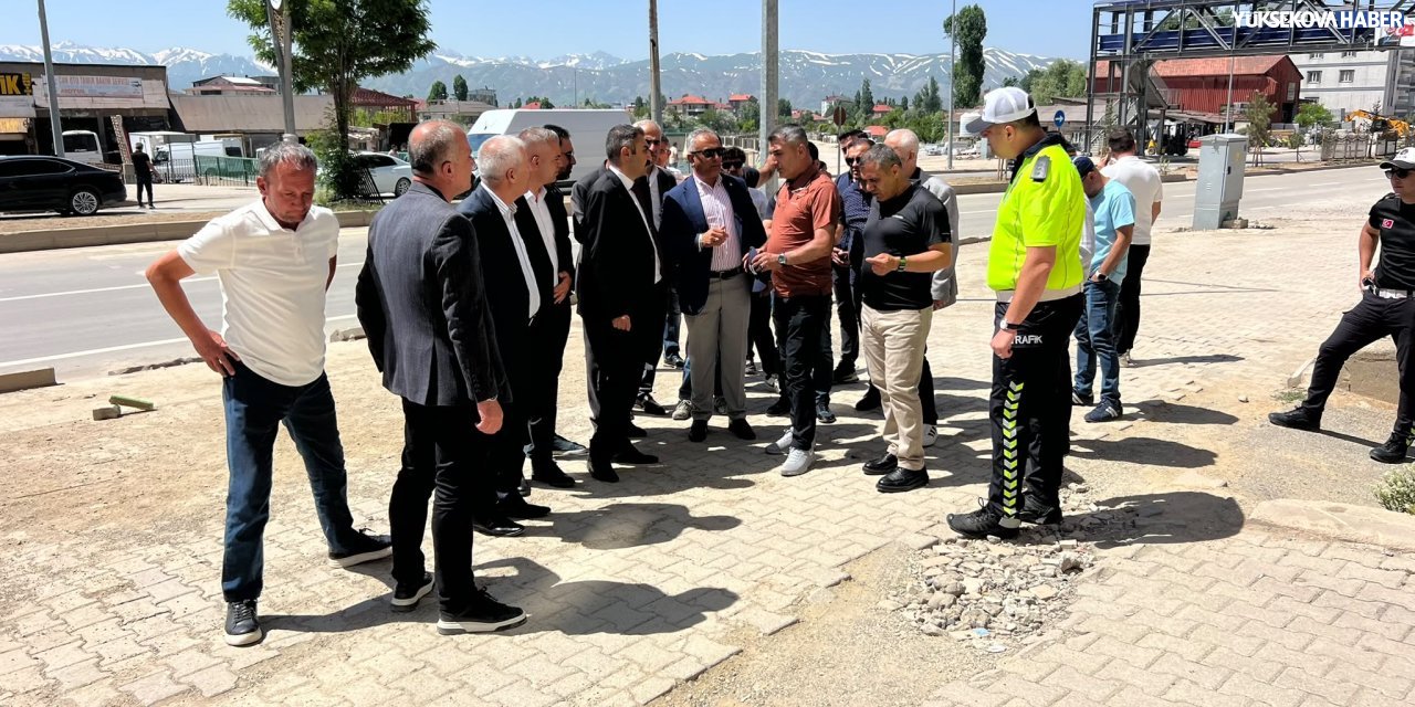 Karayolları heyeti Yüksekova’da incelemelerde bulundu