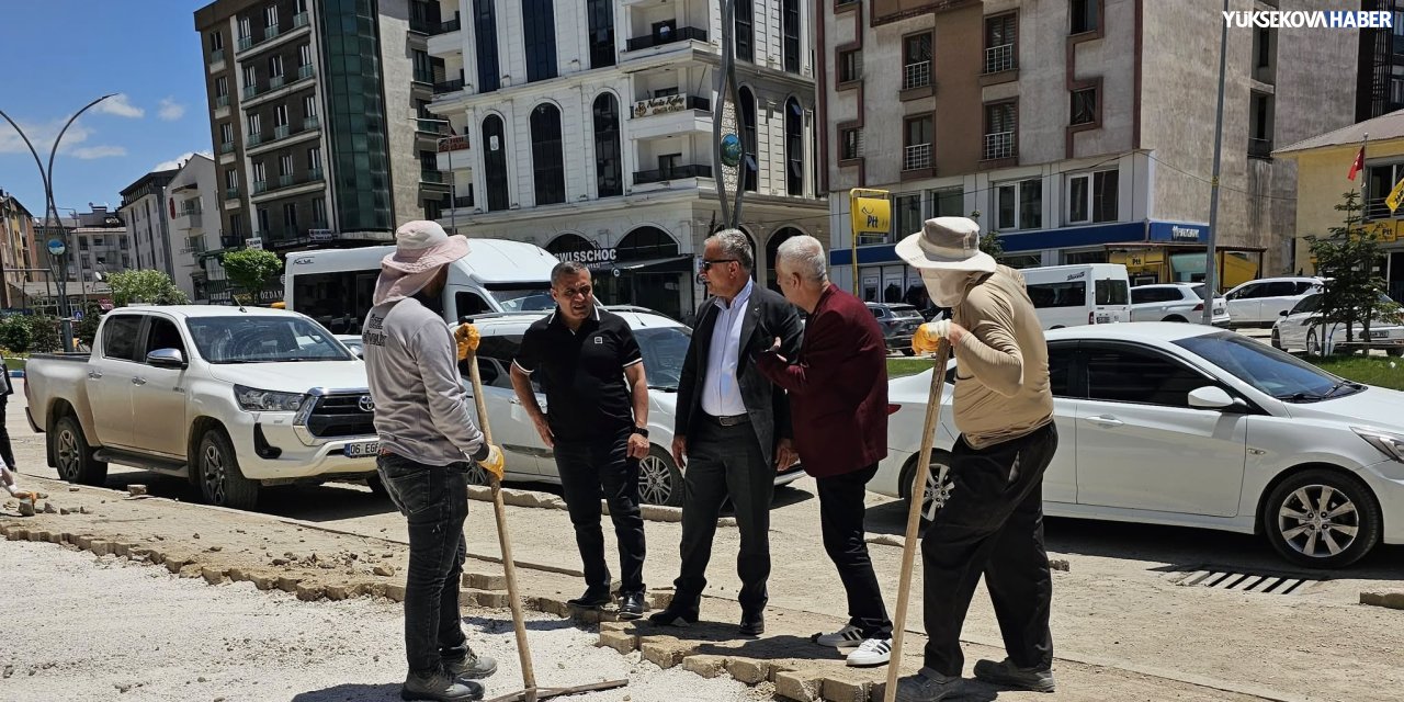 Oda başkanlarının girişimi sonuç verdi: İpekyolu’nda kaldırım onarımı başladı