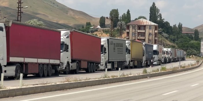 Esendere'de 5 kilometrelik tır kuyruğu oluştu