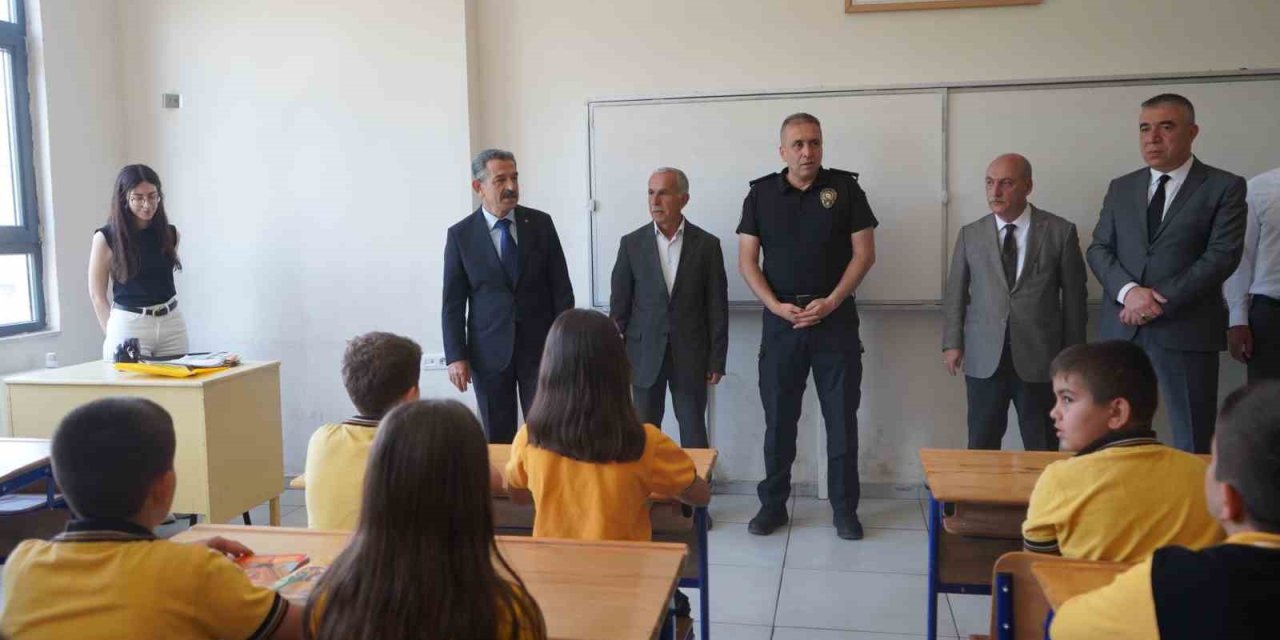 Şırnak’ta 152 bin öğrenci karne aldı