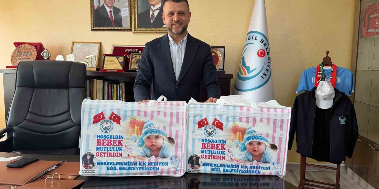 Eğil Belediyesi'nden yenidoğan bebeklere anlamlı hediye