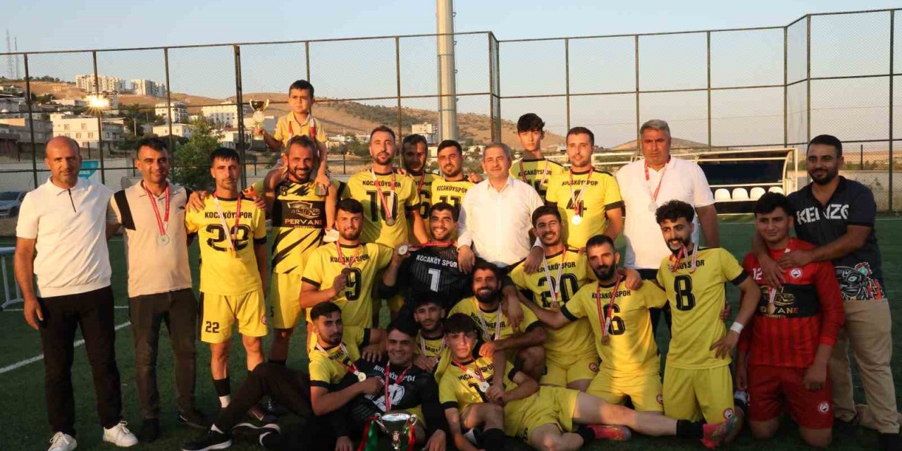 Namağlup 23 galibiyetle şampiyon oldular