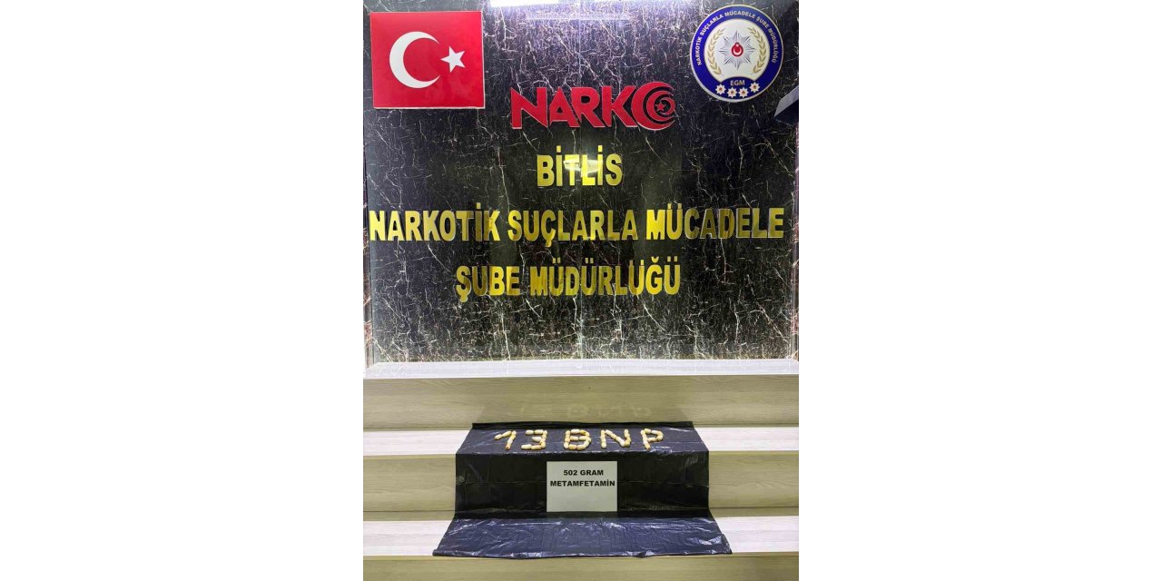 Yolcunun midesinden 62 parça uyuşturucu çıktı