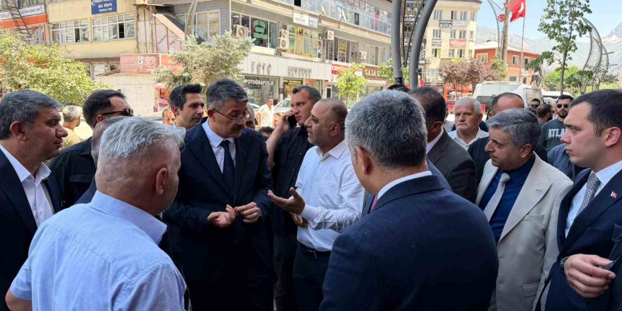 Bakan Yardımcısı Ali Çelik Hakkari’de ziyaretlerde bulundu
