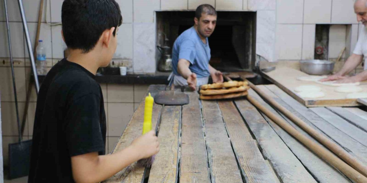 Diyarbakır’da 60 derecede ’ekmek’ mesaisi