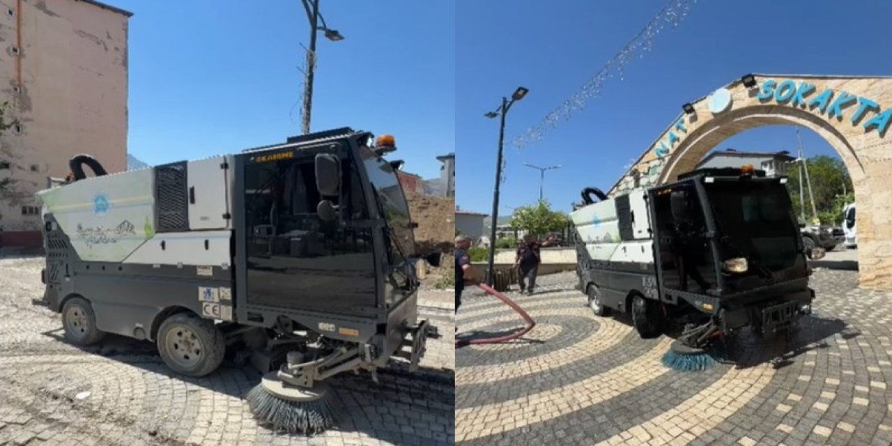 Hakkari'de çarşı merkezi hidrostatik yol süpürme aracıyla temizlendi