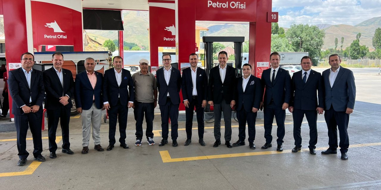 Petrol Ofisi CEO’su Mehmet Abbasoğlu Yüksekova’da temaslarda bulundu