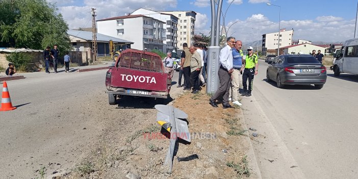 Yüksekova-Şemdinli yolunda trafik kazası: 3 kişi yaralandı
