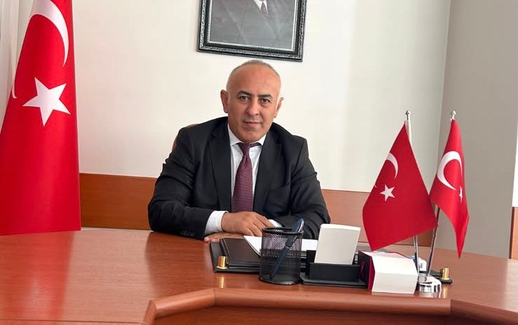 Yüksekova İlçe Özel İdare Müdürü Medeni Eskici görevine veda etti