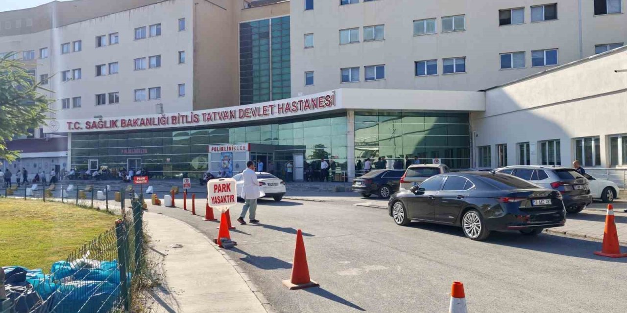 Sağlık müdürünün makam aracı kazaya karıştı: 11 yaşındaki çocuk yaralandı
