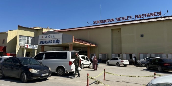 Yüksekova’da motosiklet ile minibüs çarpıştı: 2 yaralı