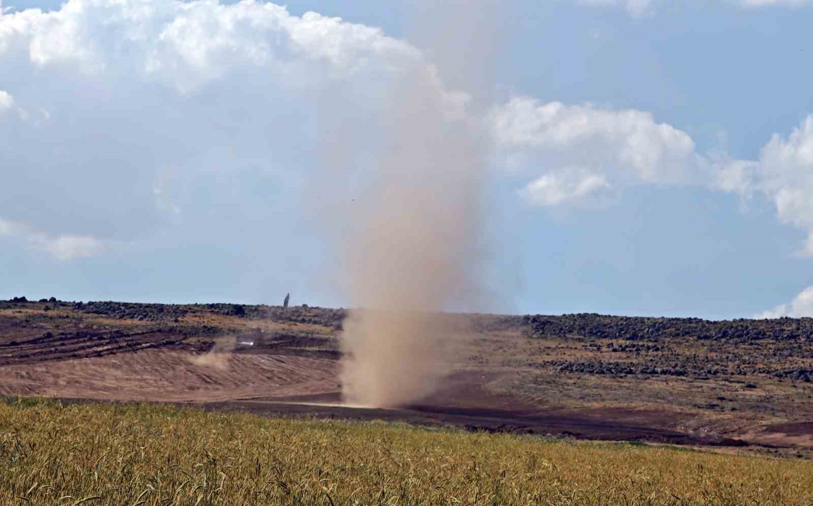 Bitlis'te hortum kameraya yansıdı