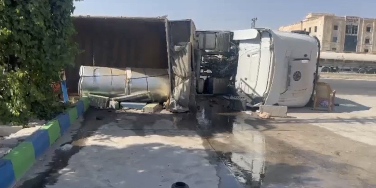 Mardin’deki tır kazası güvenlik kamerasında