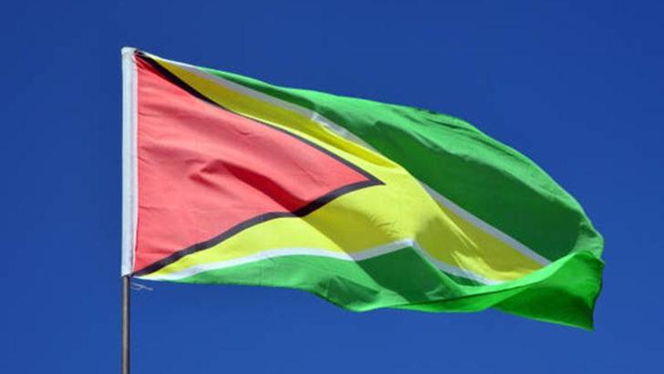 Guyana açıklarında 116 yolcuyu taşıyan feribot alabora oldu