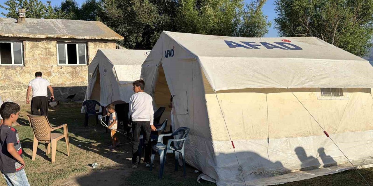 Yangına uykuda yakalanan 22 kişilik aile kurtarıldı