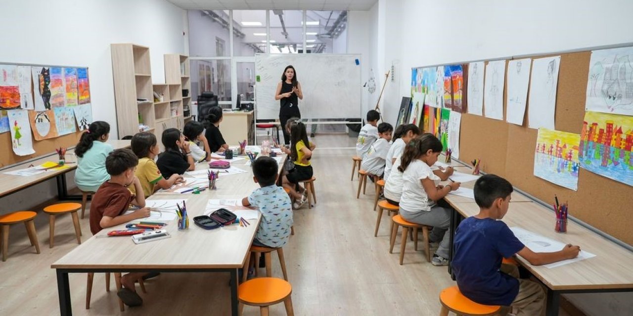 Diyarbakır'da 520 çocuk yaz atölyelerinde ücretsiz eğitim alıyor