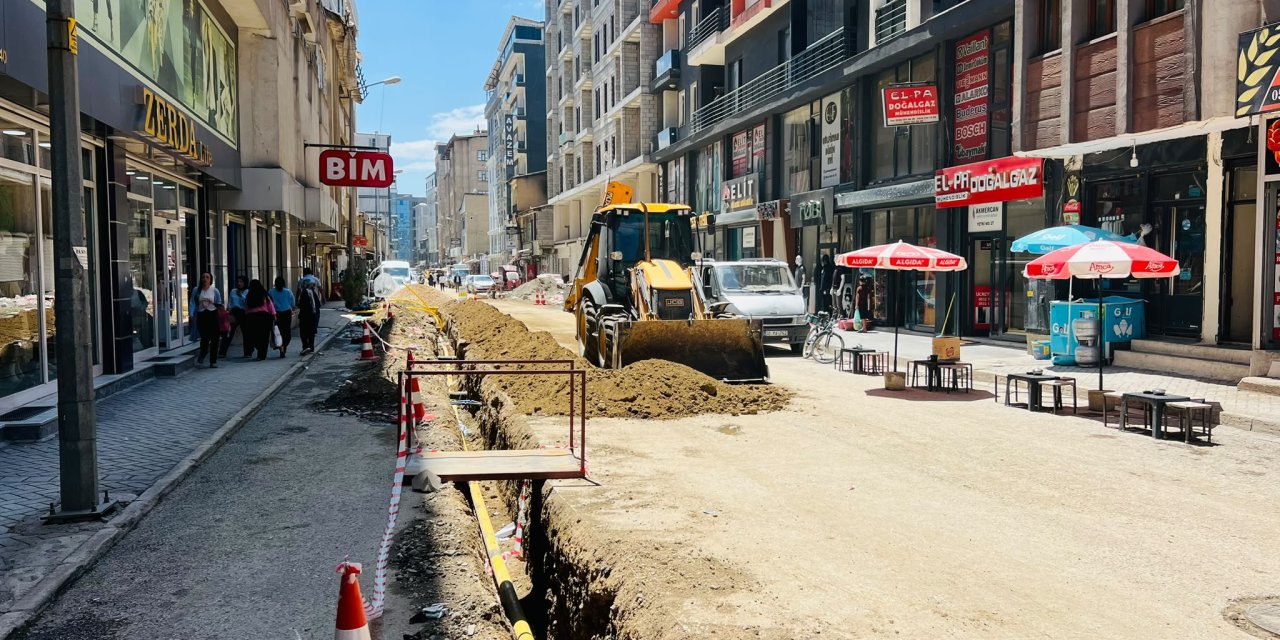 Nedim Zeydan Caddesi’nde doğal gaz çalışmaları sürüyor