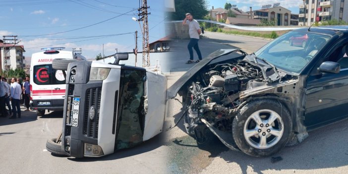 Yüksekova’da minibüs ile otomobil çarpıştı