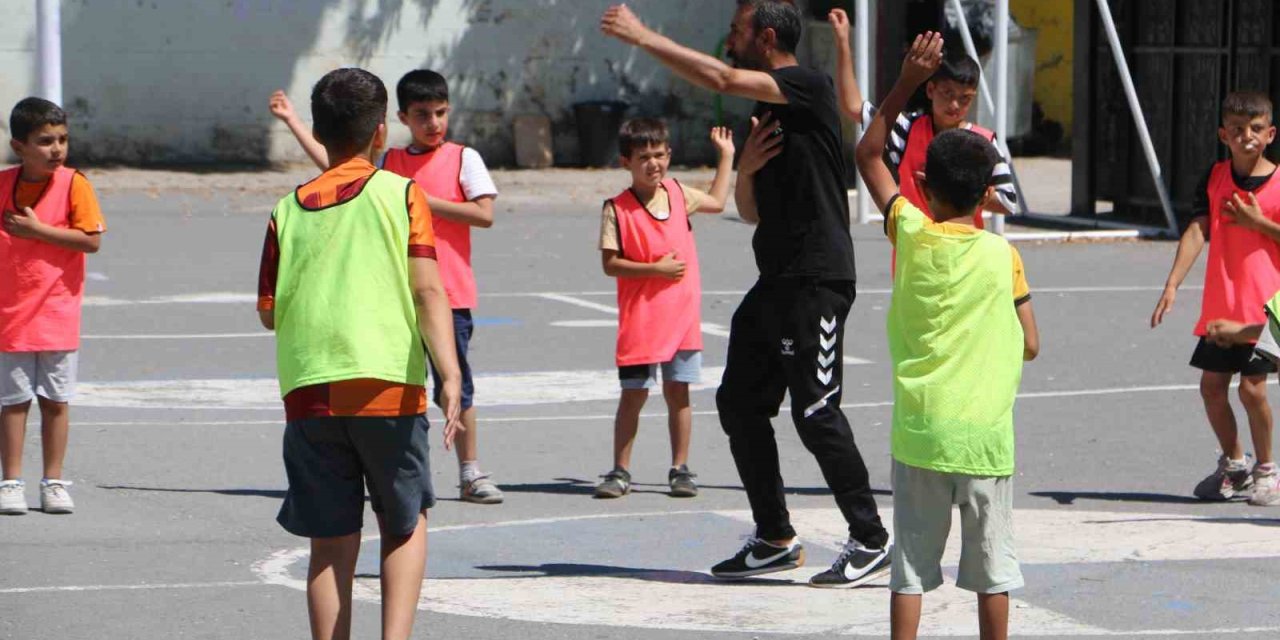 Diyarbakır’da 3 bin öğrenci yaz tatilinde kurslarda eğitim alıyor