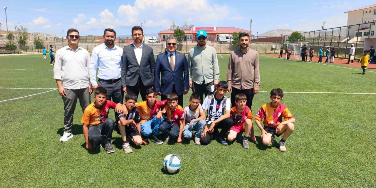 Çaldıran’da yaz Kur’an kursu öğrencileri futbol turnuvasında bir araya geldi