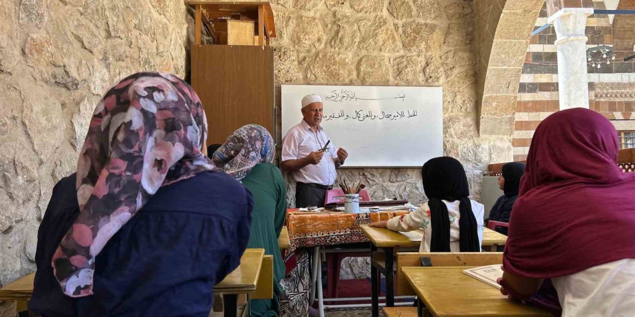 Yaz Kur’an kursunda manevi eğitim sanatla buluşuyor