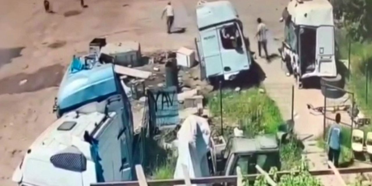 Başıboş köpeklerin saldırısından saniyeler ile kurtuldu