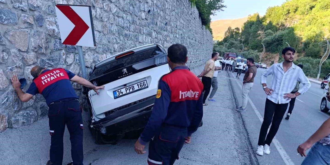 Bitlis’te iki ayrı trafik kazası: 4 yaralı