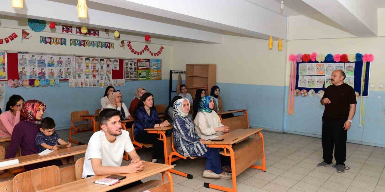 Halk Eğitim Merkezi kurslarında eğitim verildi