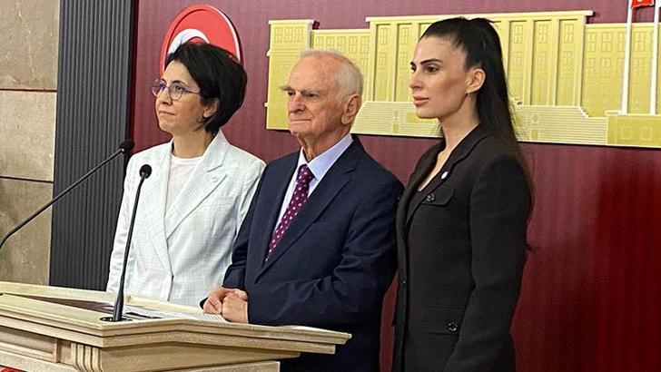 Önder Sav: CHP'den istifa ediyorum