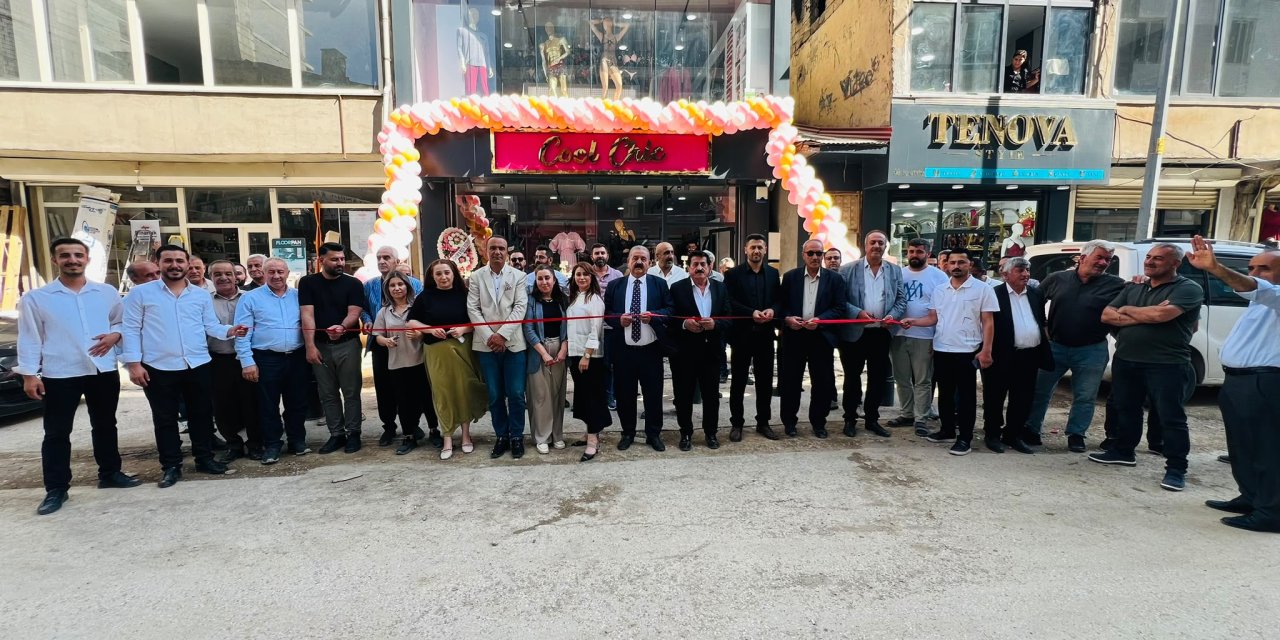 Yüksekova’da Cool Chic İç Giyim, Çeyiz ve Aksesuar Mağazası hizmete açıldı