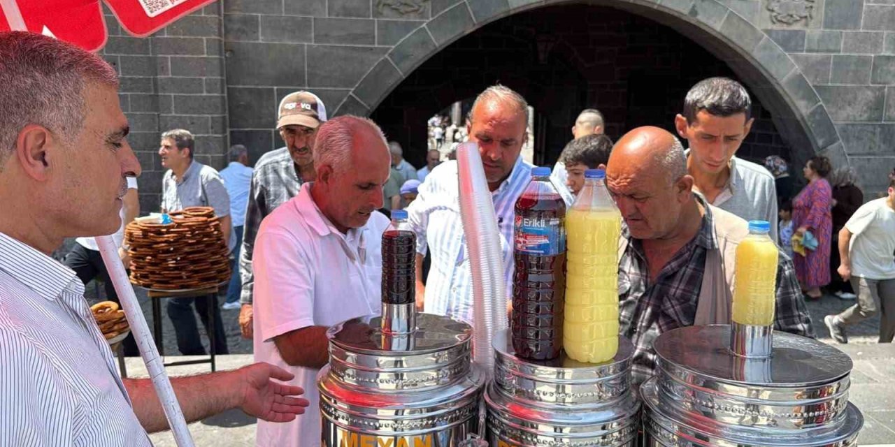Diyarbakır’da cuma geleneği yıllardır devam ediyor