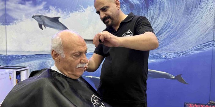 60 yıllık berber dükkanını babalarının ardından çocukları yaşatıyor